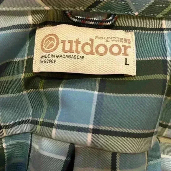 Roundtree and Yorke Outdoor. Men’s. Green & Blue Plaid Button Shirt. Preowned. - Picture 4 of 6